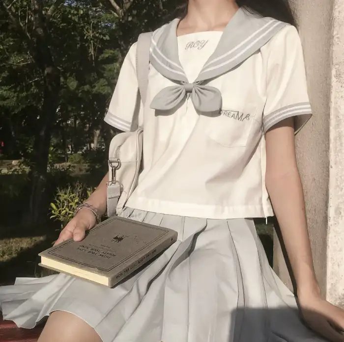 莫茜